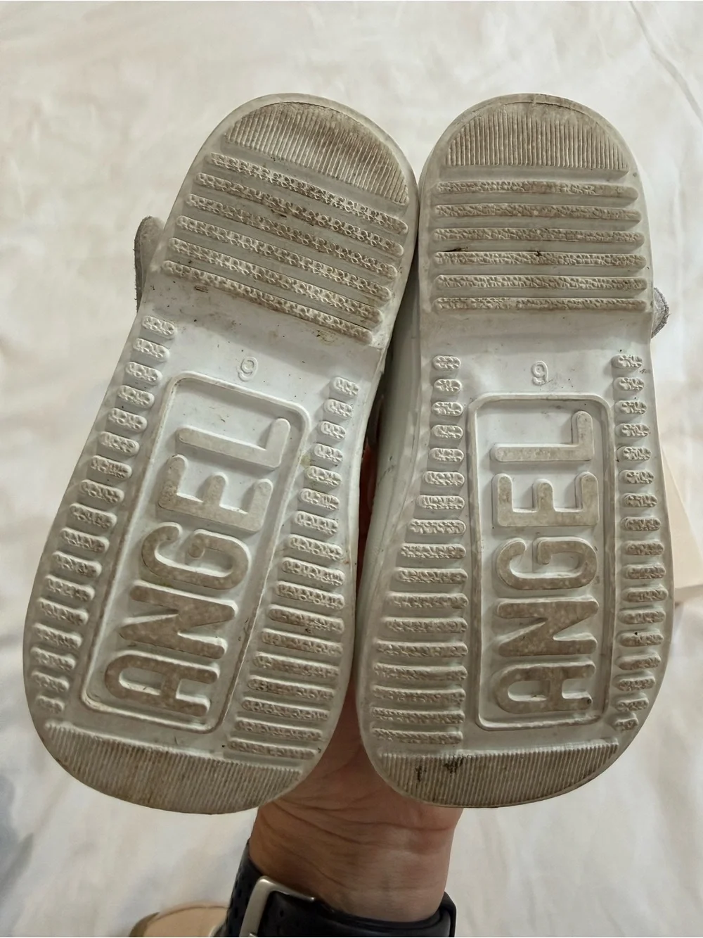 L’Amour Angel Baby Shoes size 6 White T-strap